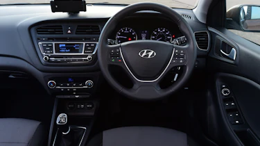 Hyundai i20 - dash