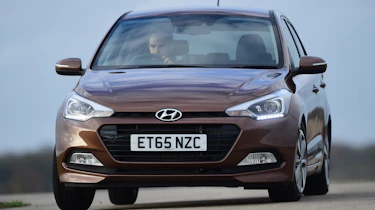 Hyundai i20 - front cornering
