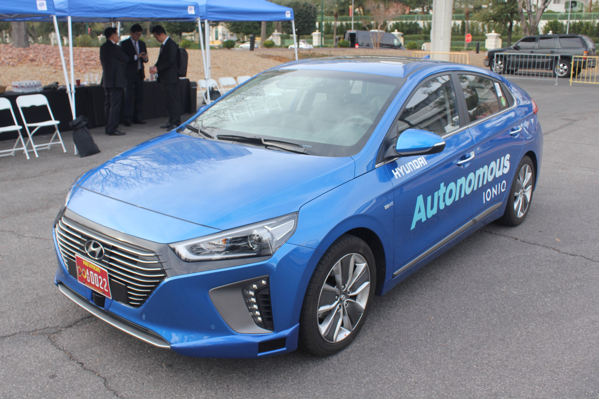 Hyundai Ioniq Autonomous - front/side