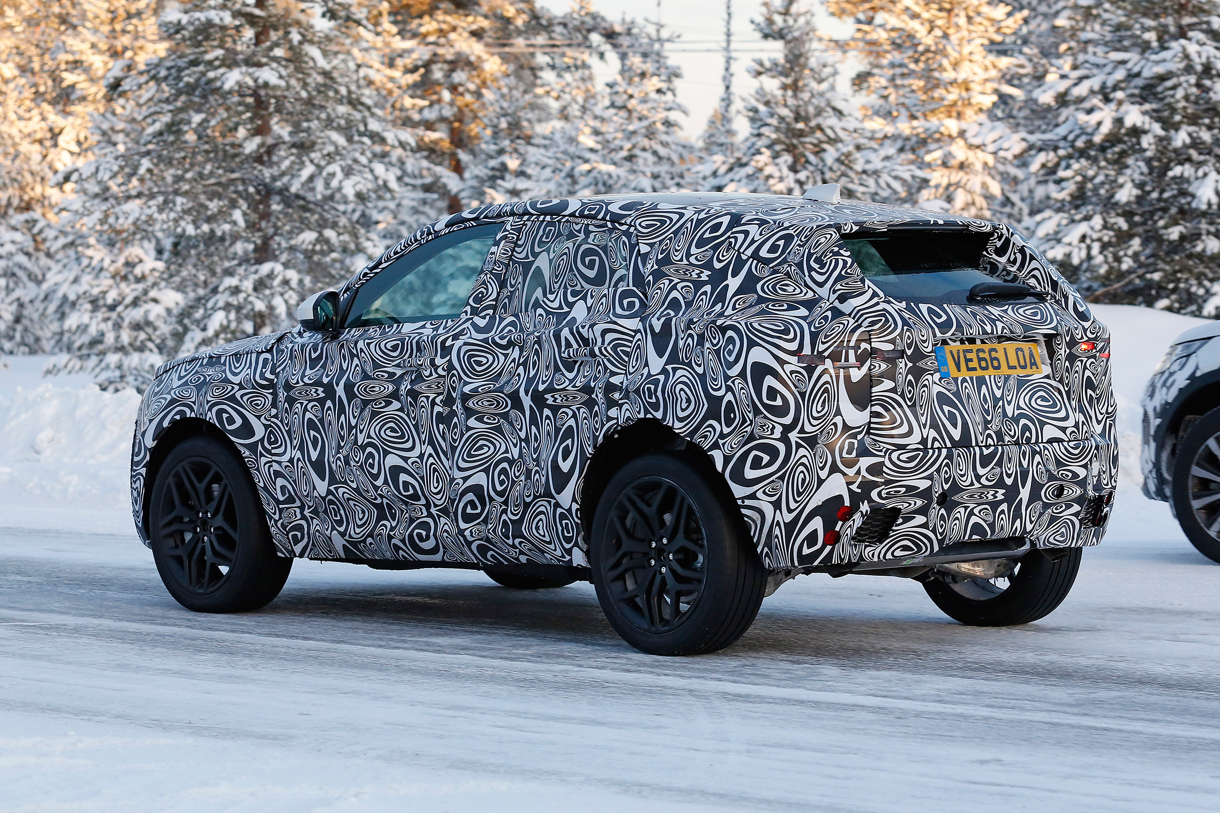 baby Jaguar F-Pace side/rear