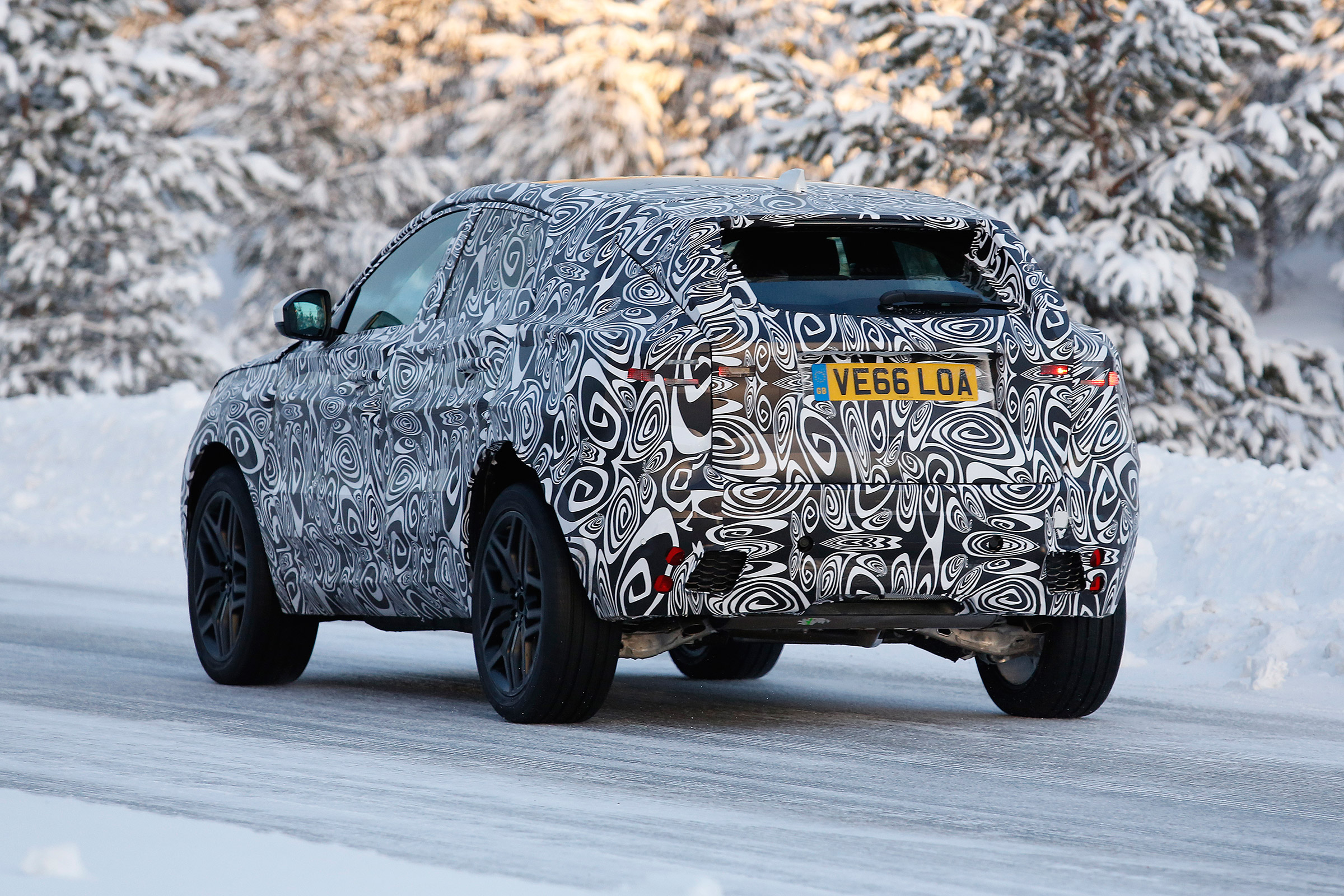 baby Jaguar F-Pace side/rear