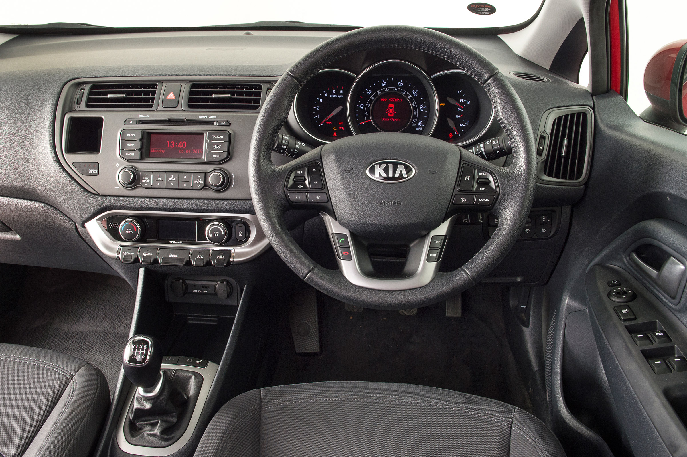 Used Kia Rio - dash