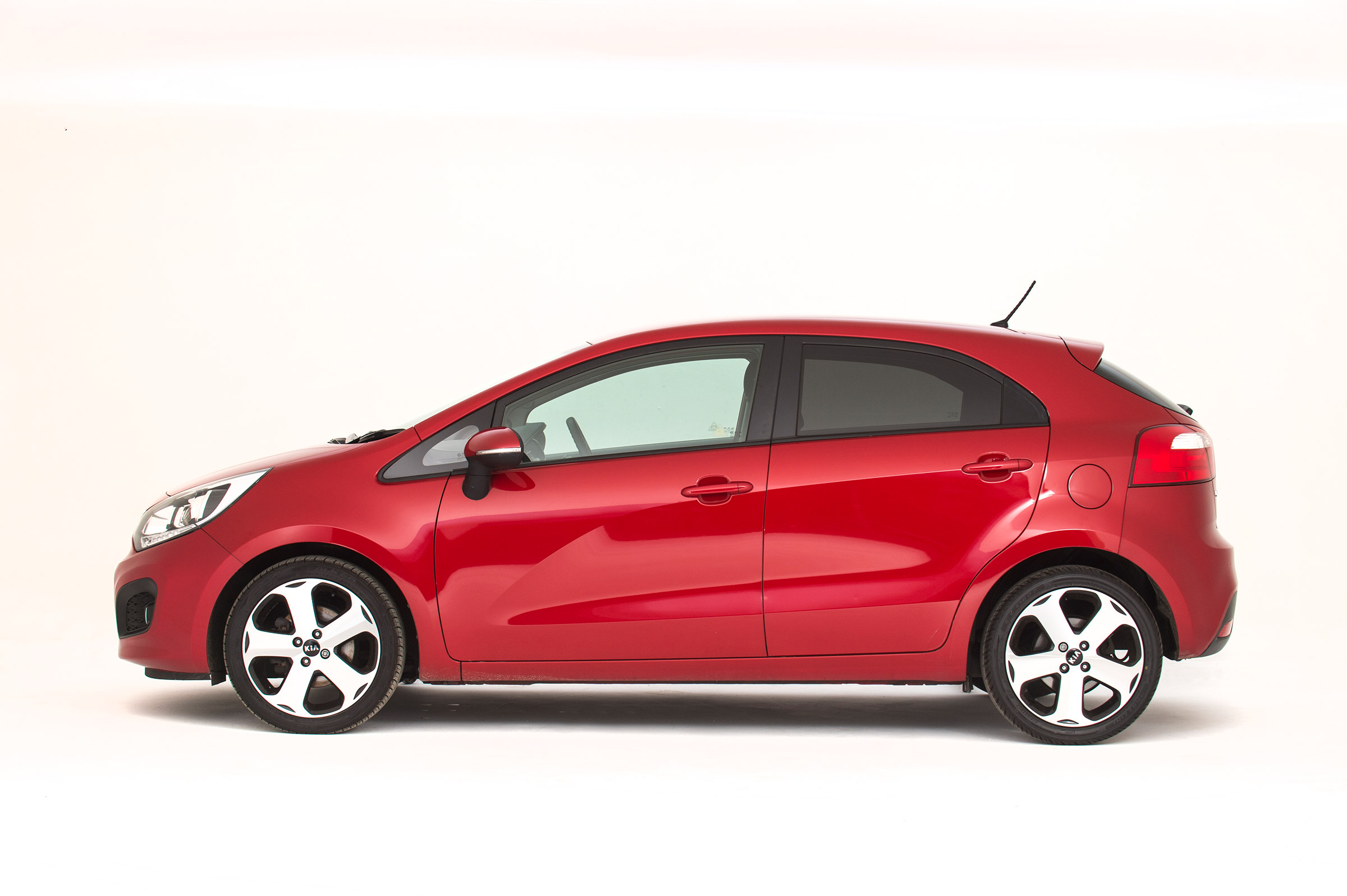 Used Kia Rio - side