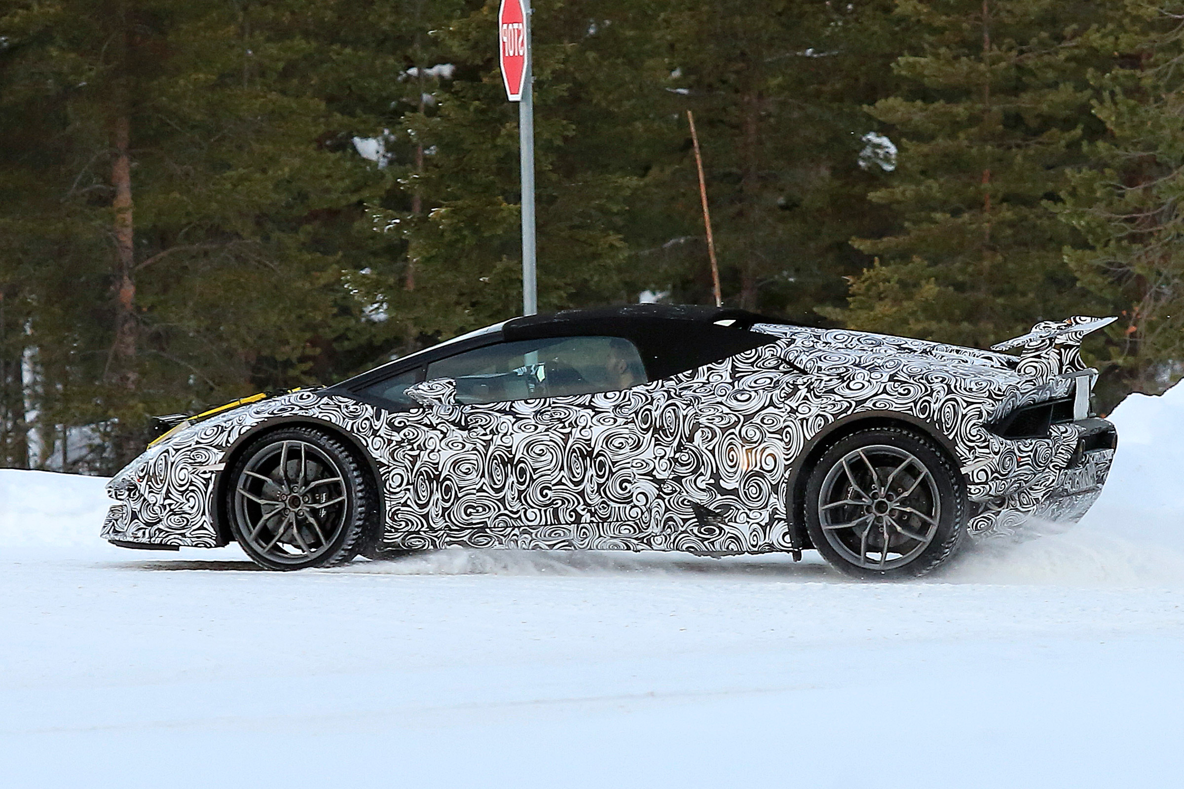 Lamborghini Huracan Superleggera Spyder spy shots 4