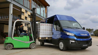 Iveco Daily - loading