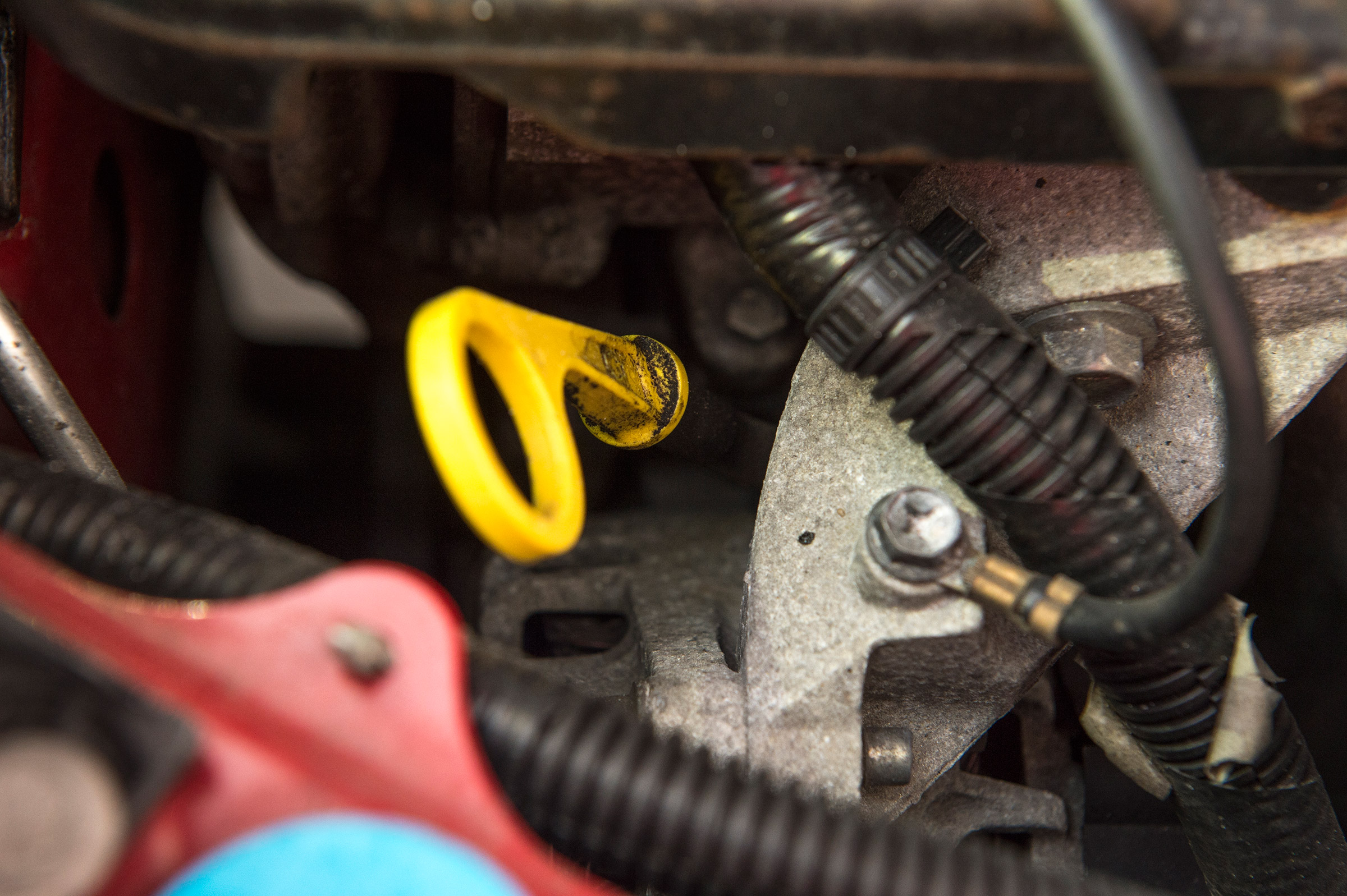 Used Nissan Micra - oil