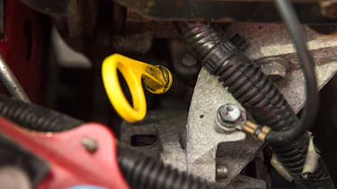 Used Nissan Micra - oil