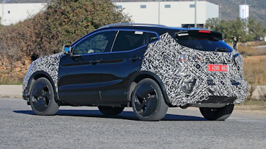 Nissan Qashqai facelift spy rear quarter