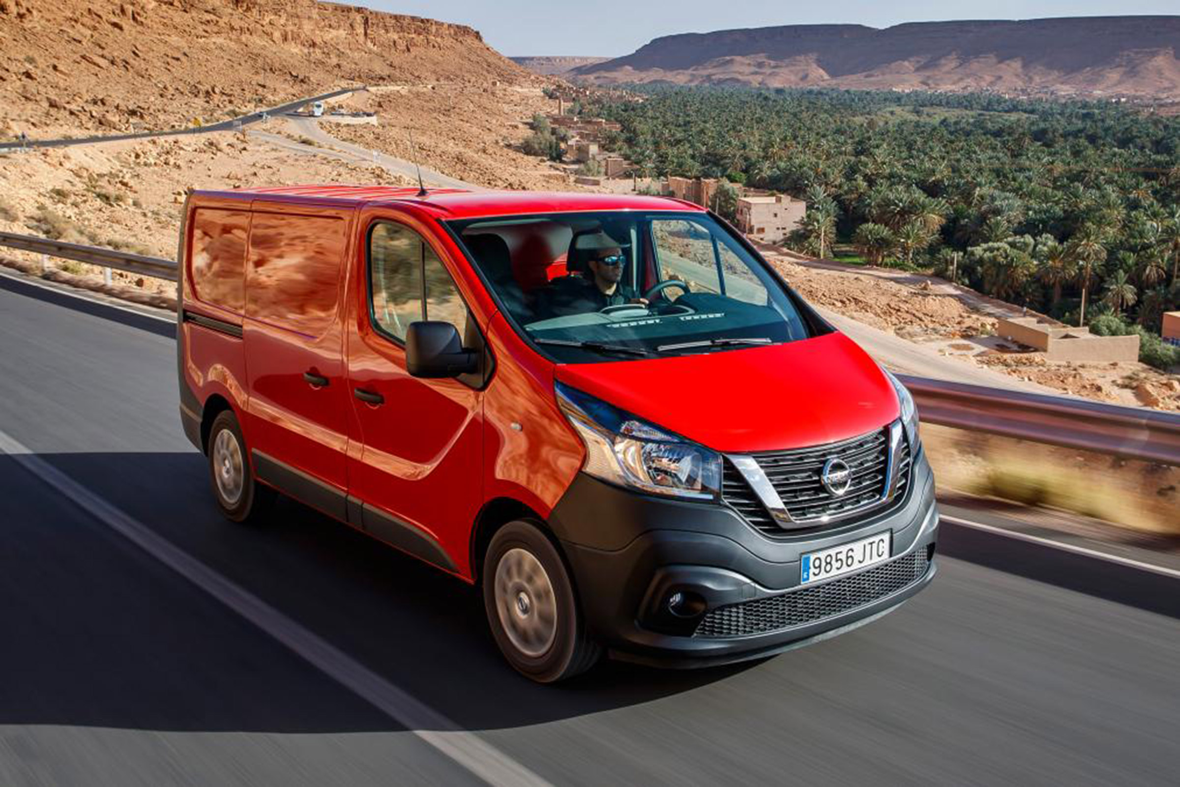 Nissan NV300 - front