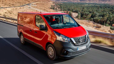 Nissan NV300 - front