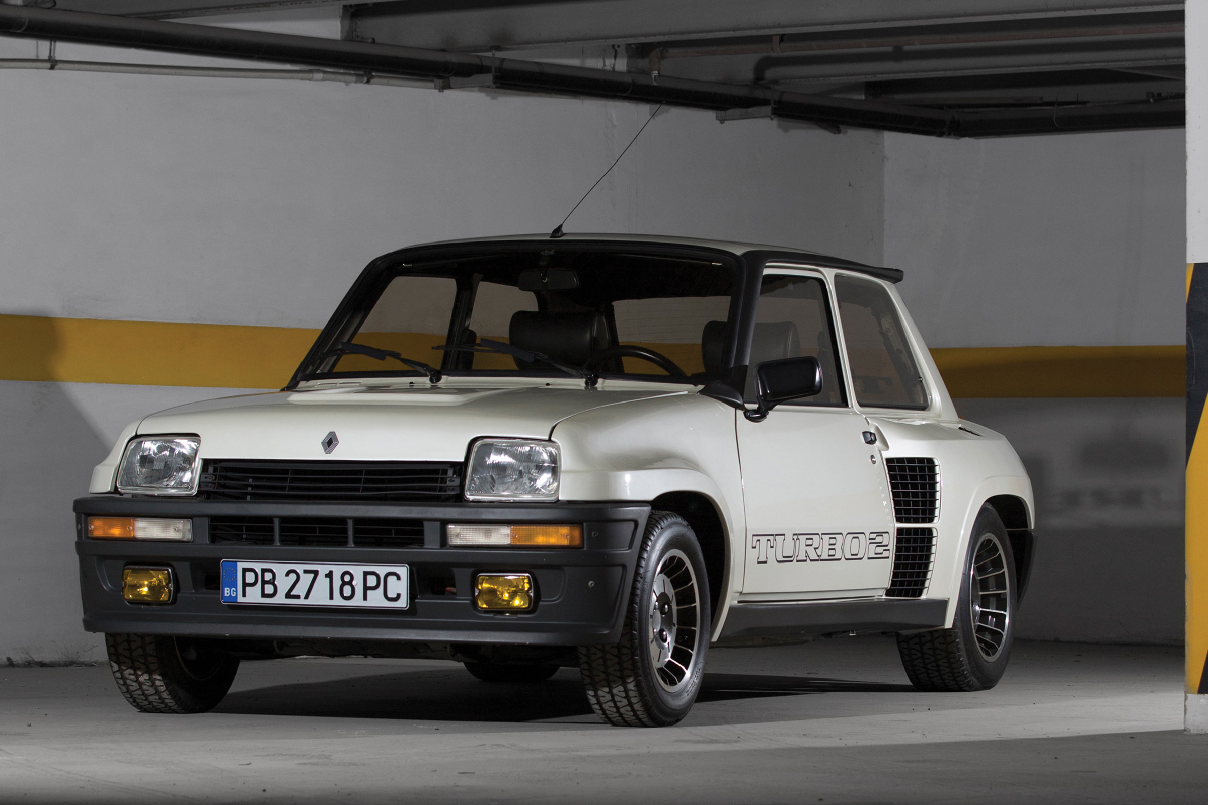 RM Sotheby's 2017 Paris auction - 1983 Renault 5 Turbo 2 front
