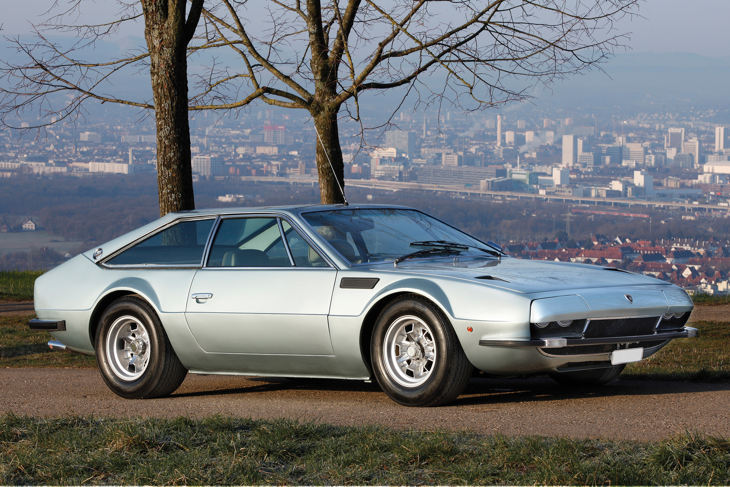RM Sotheby's 2017 Paris auction - 1970 Lamborghini Jarama 400 GT front
