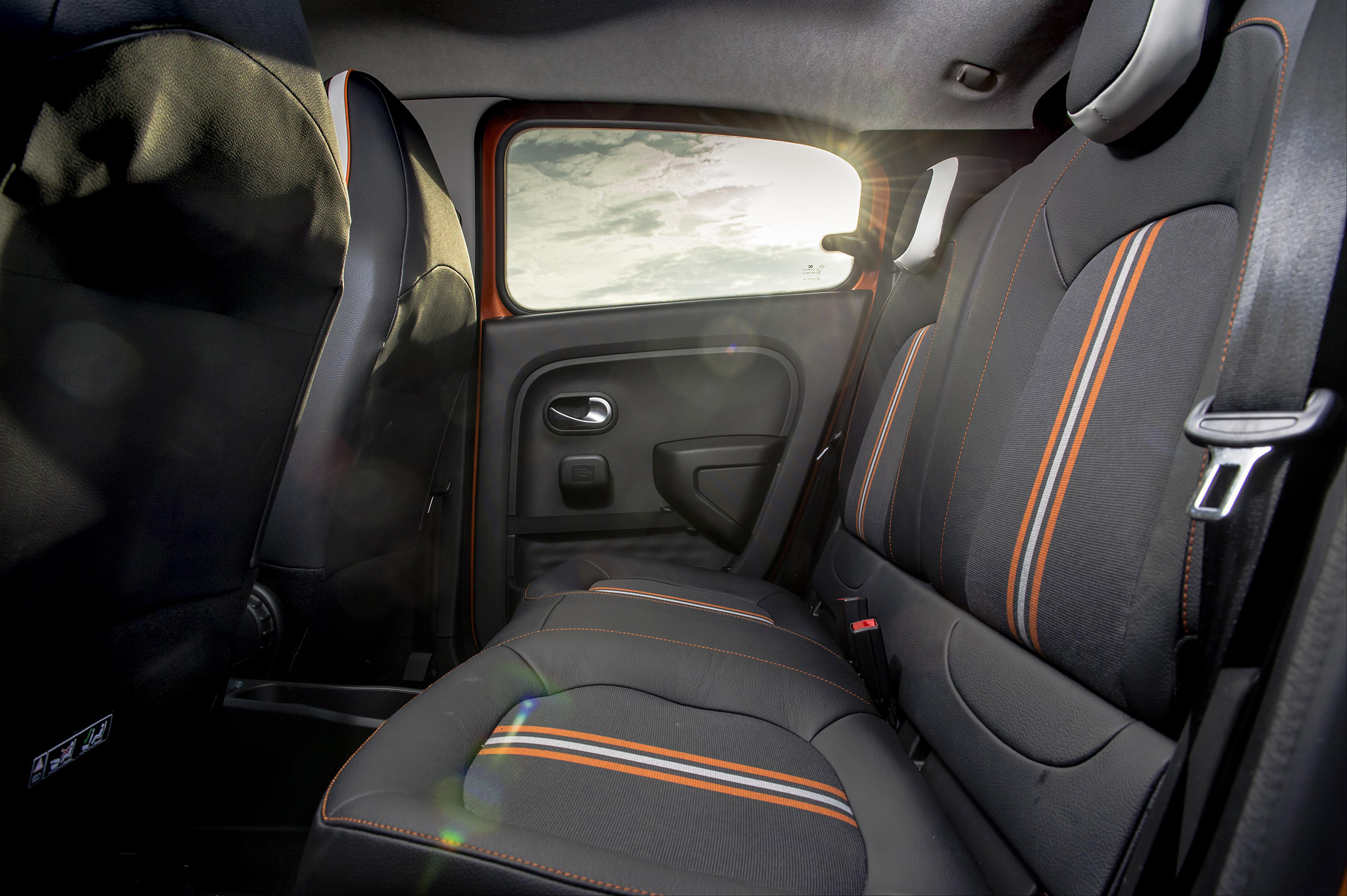 Renault Twingo GT - rear seats