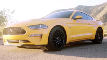 Ford Mustang Facelift leak front quarter
