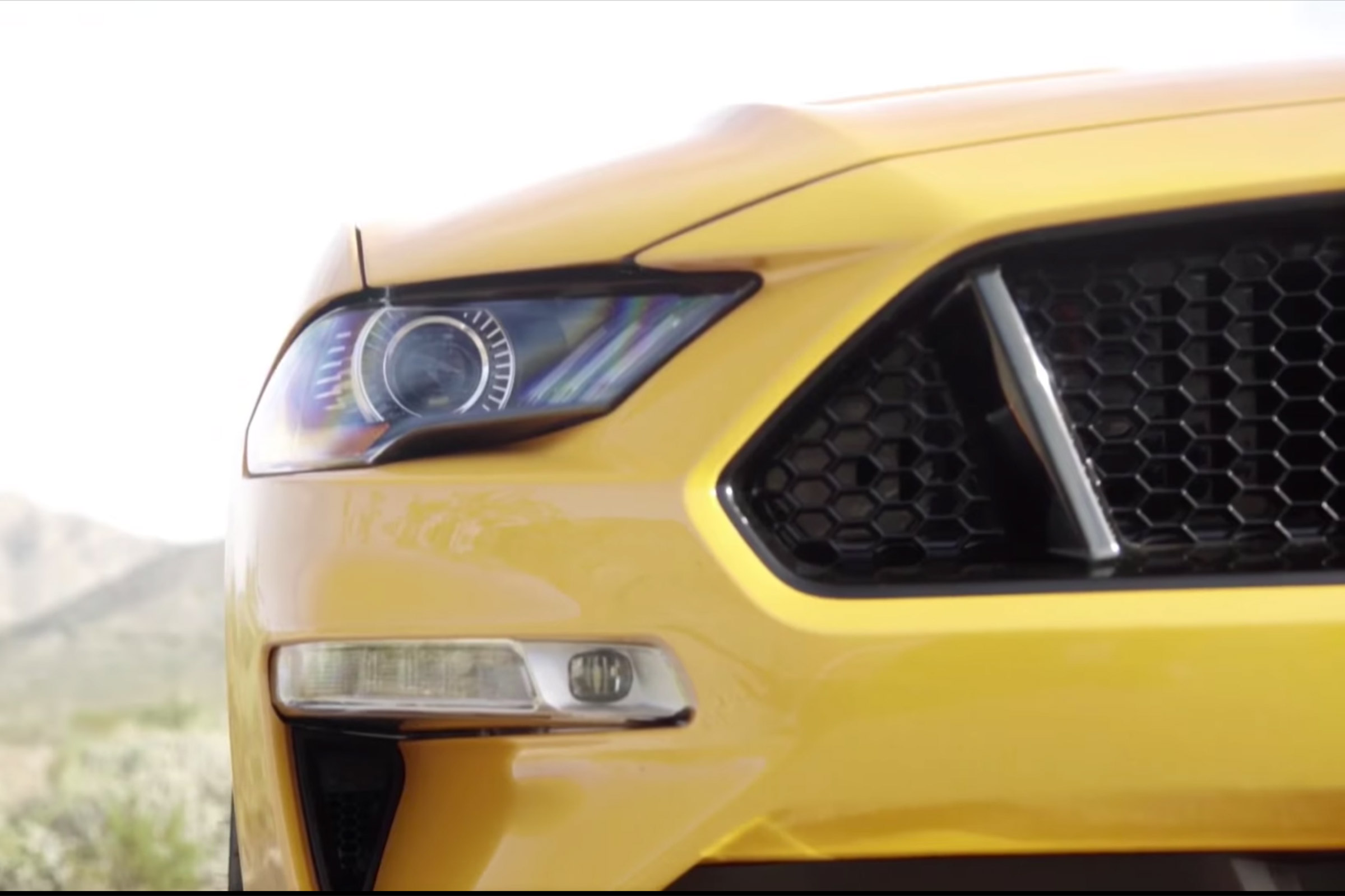 Ford Mustang Facelift leak headlight close
