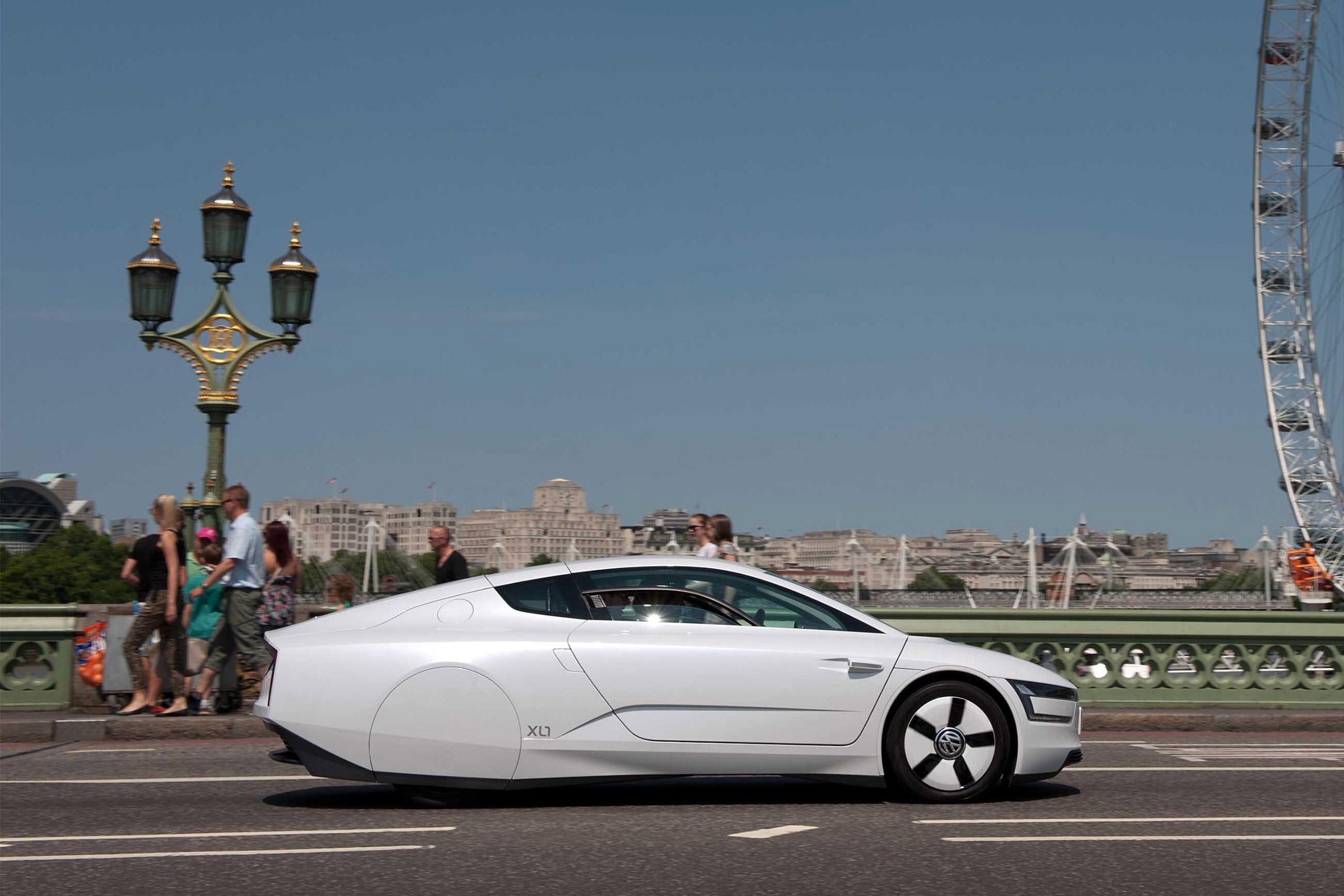 Volkswagen XL1 - side