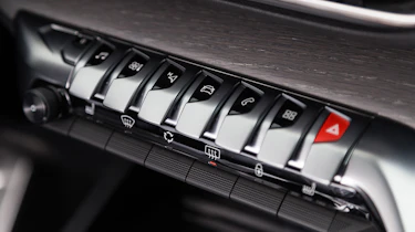 Peugeot 5008 2017 switches