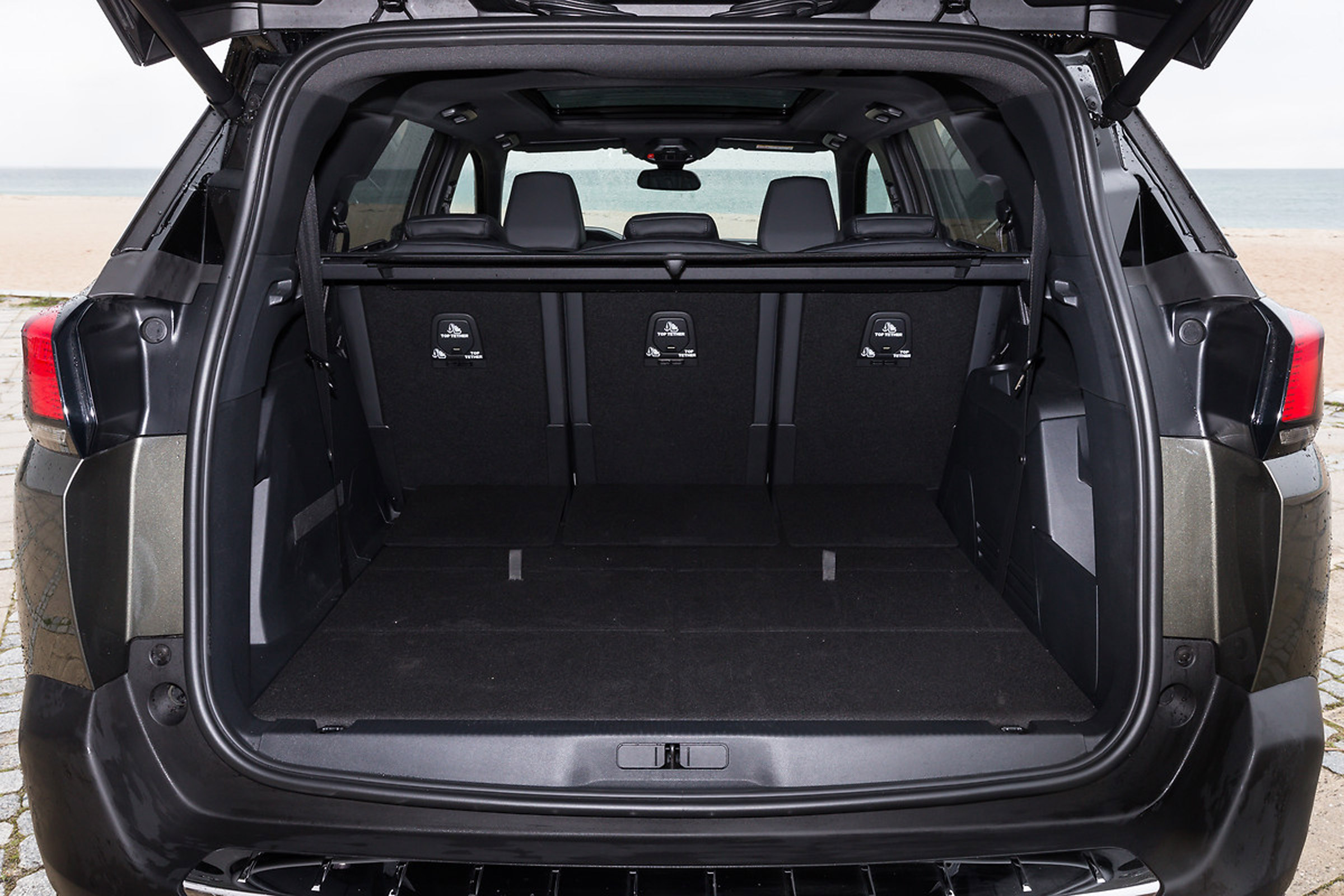 Peugeot 5008 2017 boot