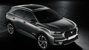 DS 7 Crossback - grey front quarter