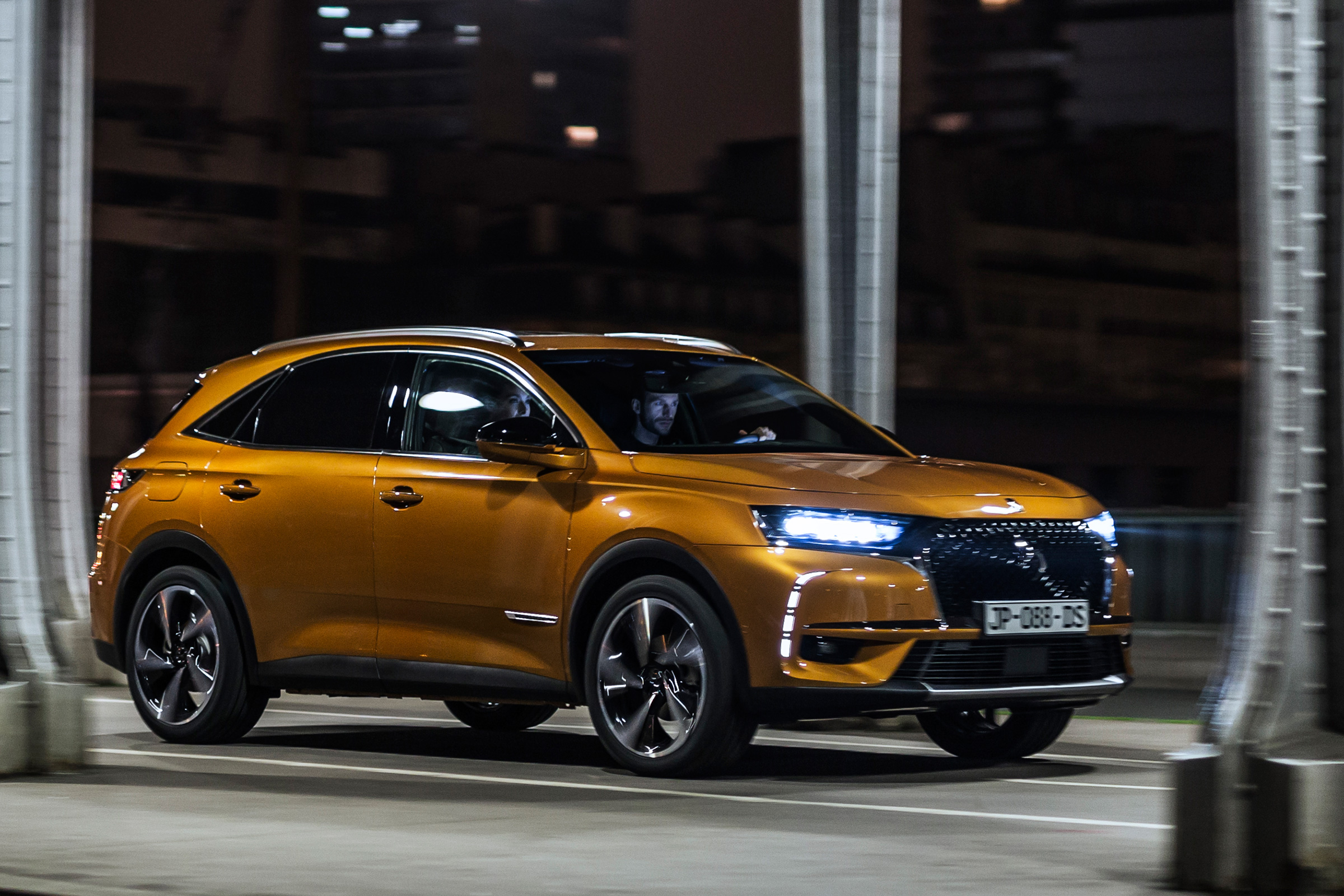 DS 7 Crossback - front quarter 3