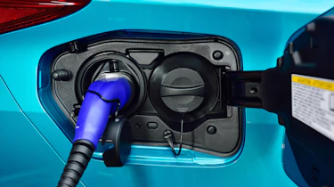 Toyota Prius Plug-In 2017 - plug