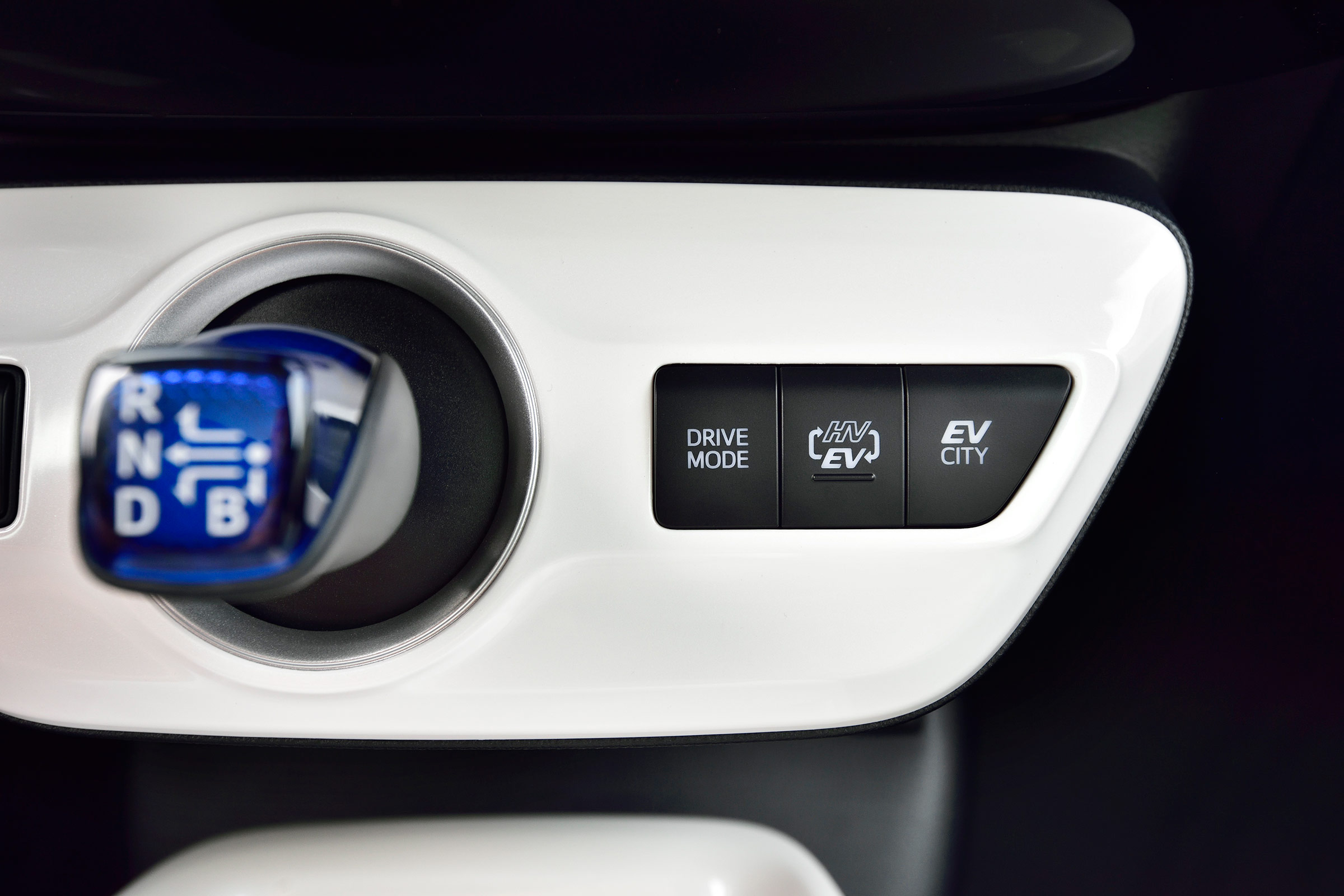 Toyota Prius Plug-In 2017 - gearlever
