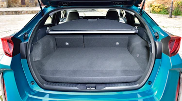 Toyota Prius Plug-In 2017 - boot