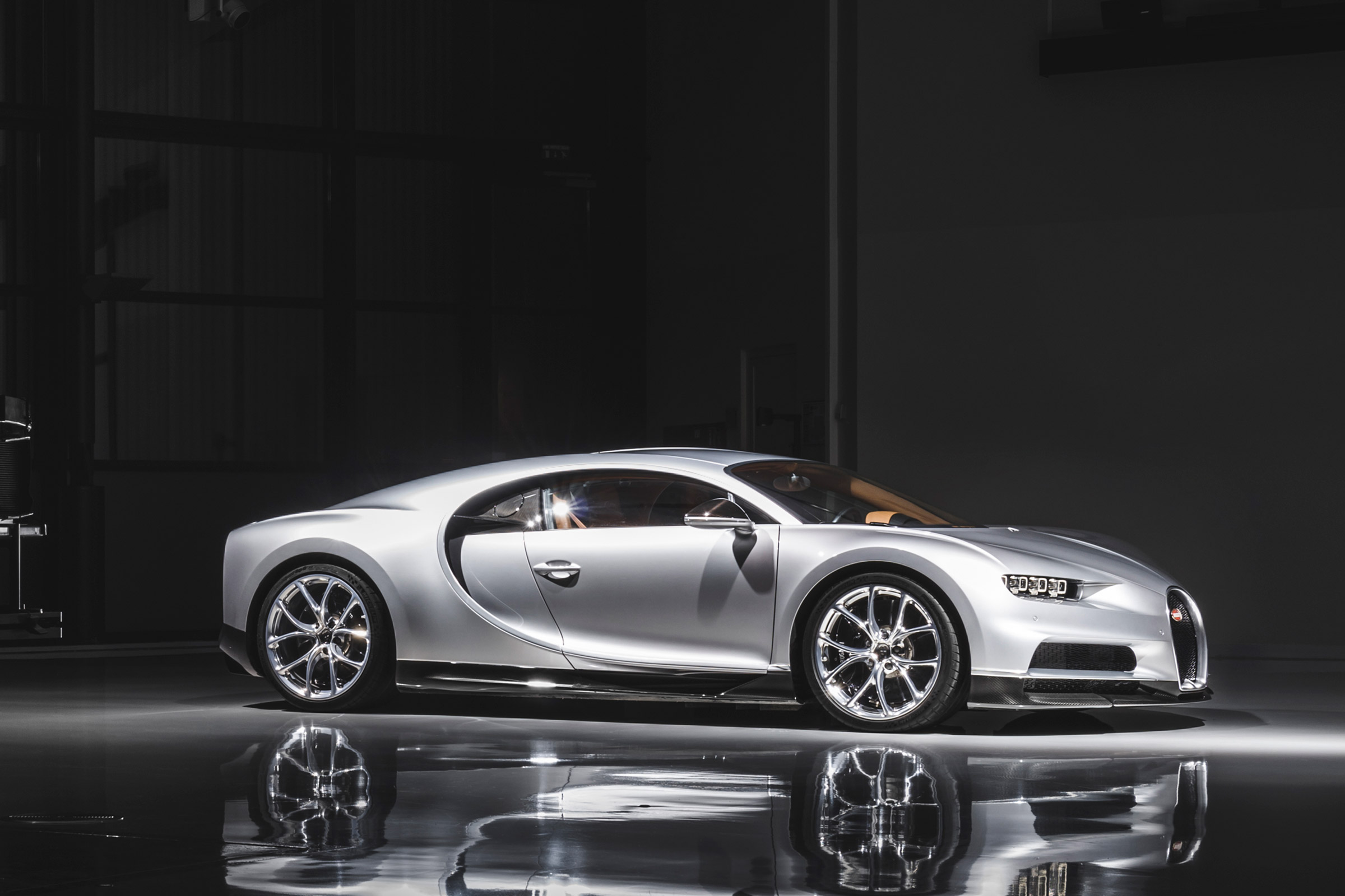 Bugatti Chiron silver side on