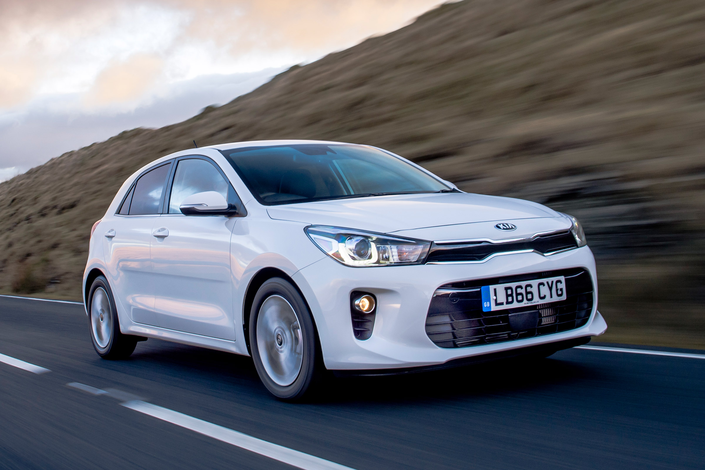 Kia Rio 1.4 CRDI 3 - front action