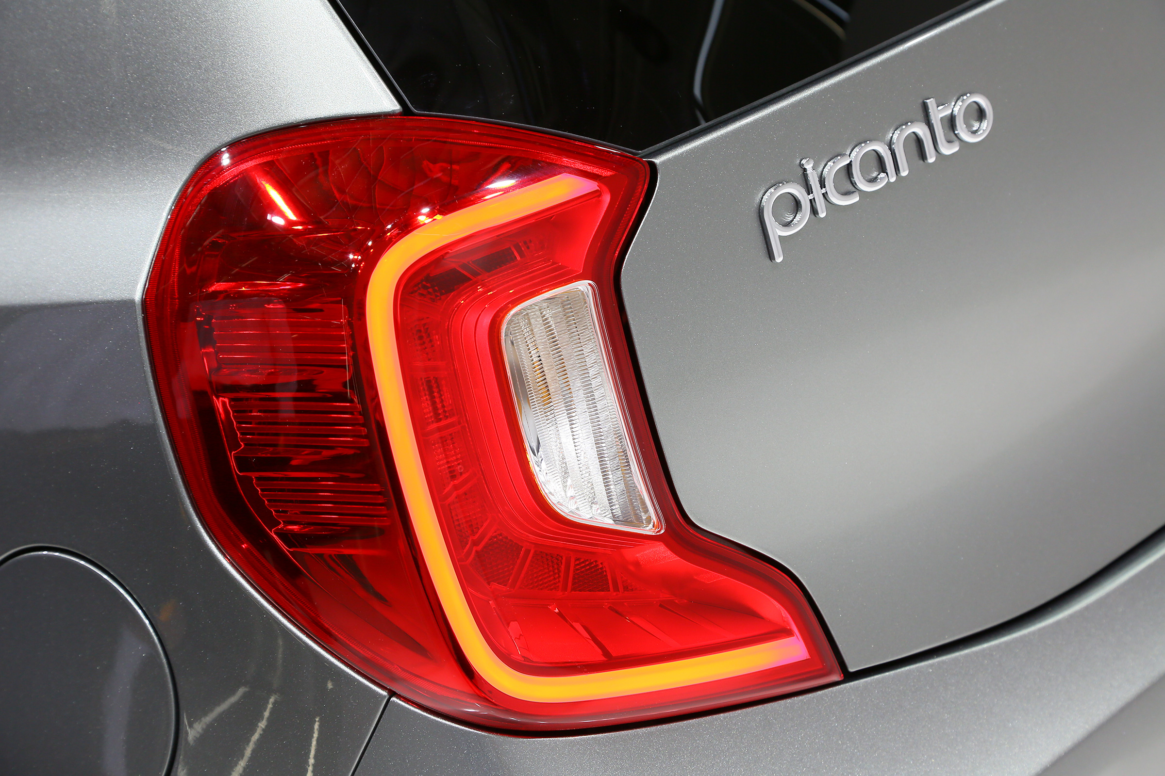 Kia Picanto GT Line 2017 - grey rear light