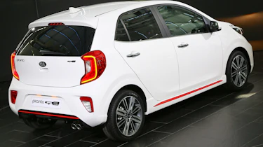 Kia Picanto GT Line 2017 - white rear quarter