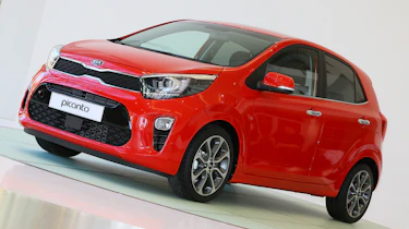Kia Picanto 2017 - red front quarter