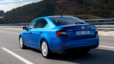 Skoda Octavia 2017 - rear tracking 2