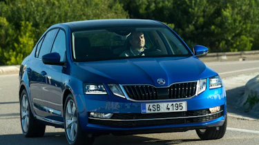 Skoda Octavia 2017 - front cornering