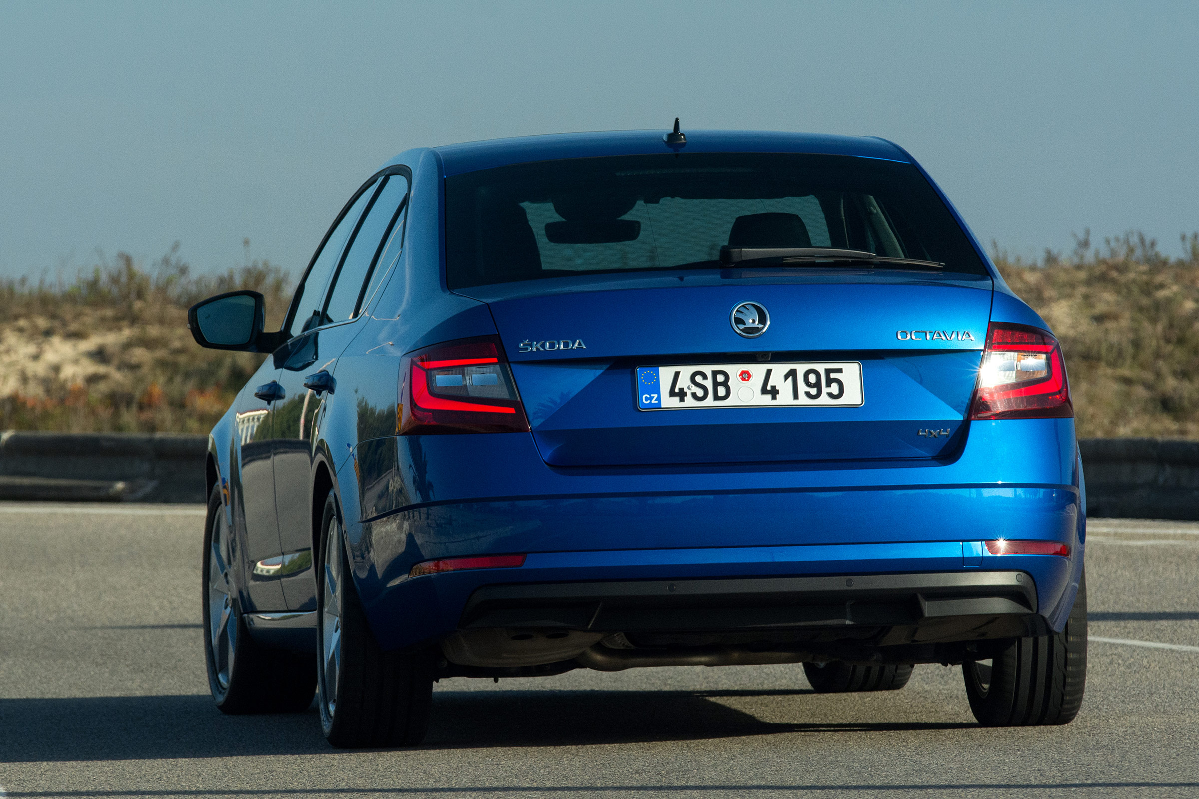 Skoda Octavia 2017 - rear cornering