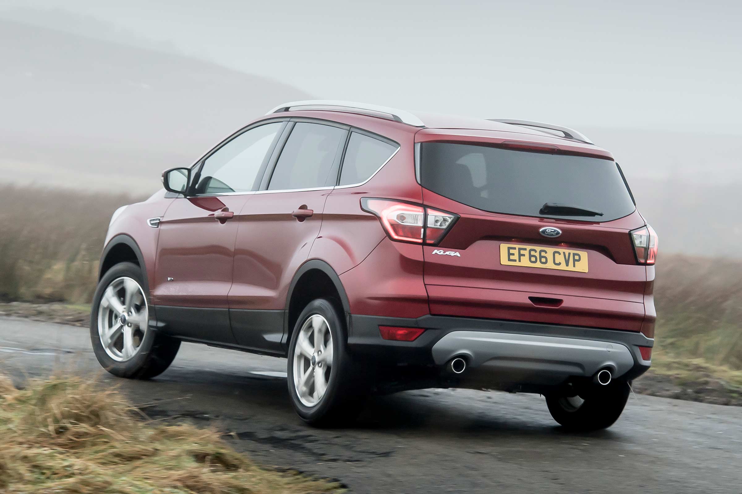 Ford Kuga 2017 - rear cornering