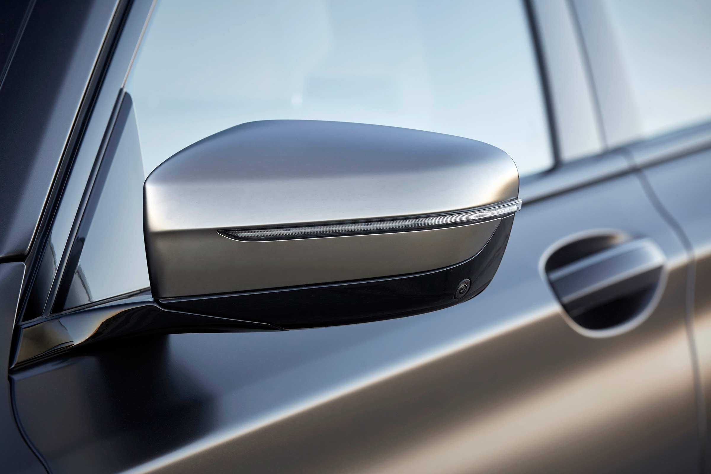 BMW 7 Series 760Li - door mirror