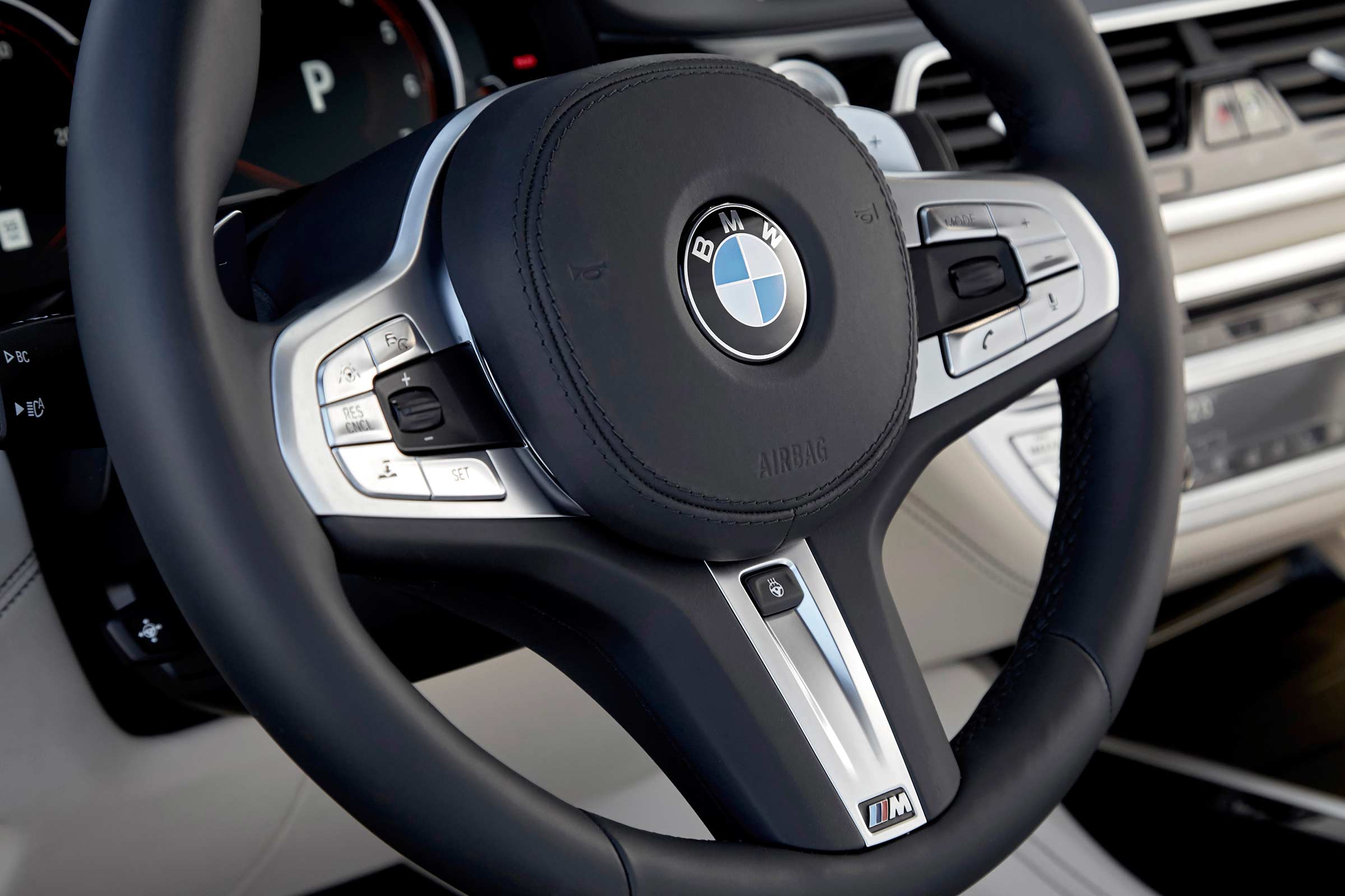BMW 7 Series 760Li - steering wheel