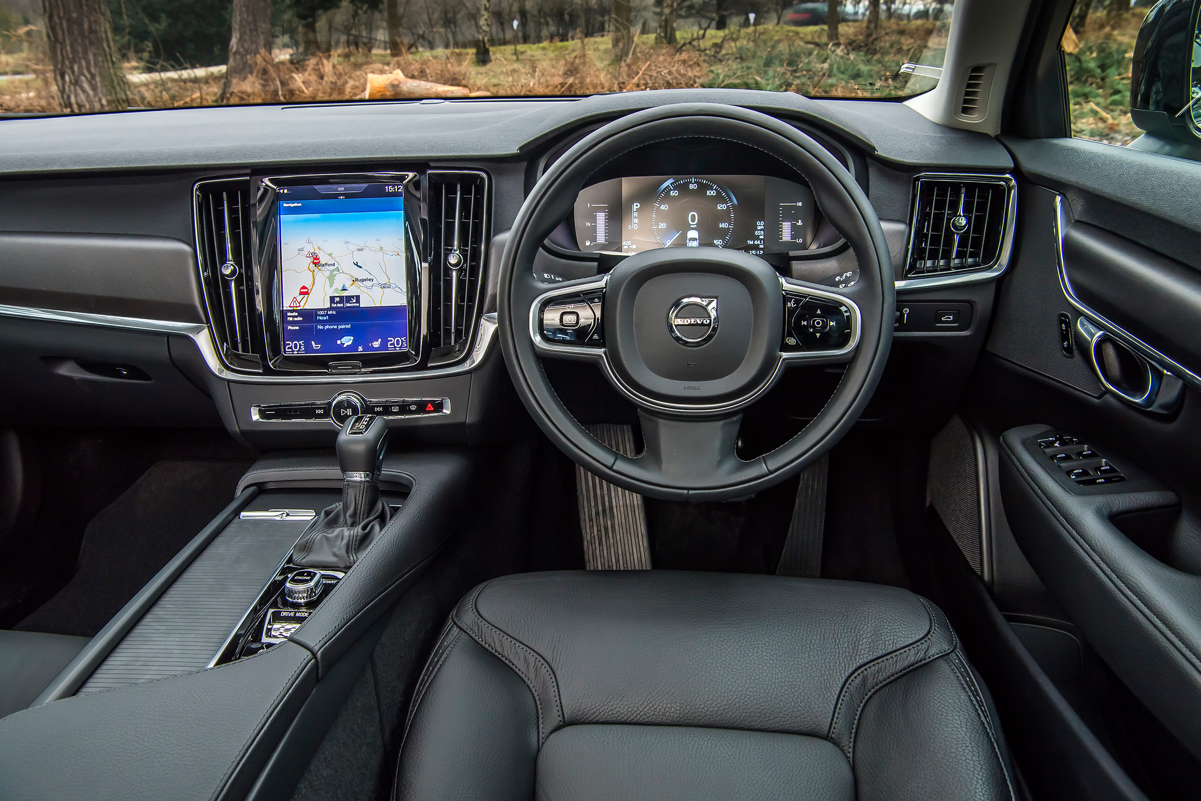 Volvo V90 Cross Country 2017 UK - interior