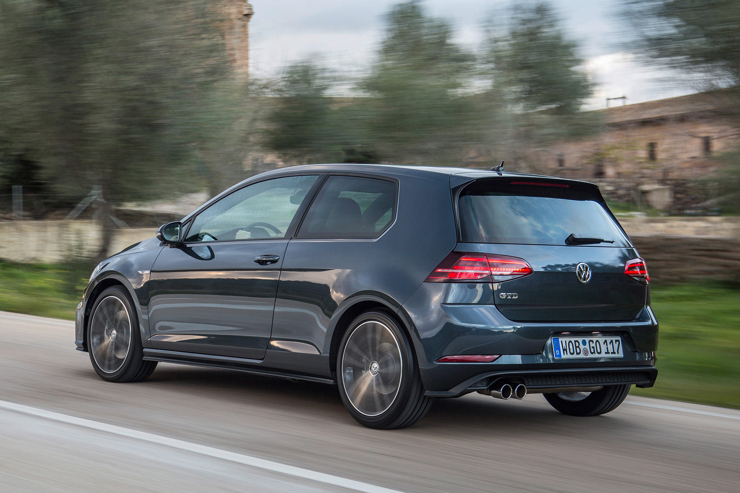 Volkswagen Golf GTD 2017 facelift - rear tracking 2
