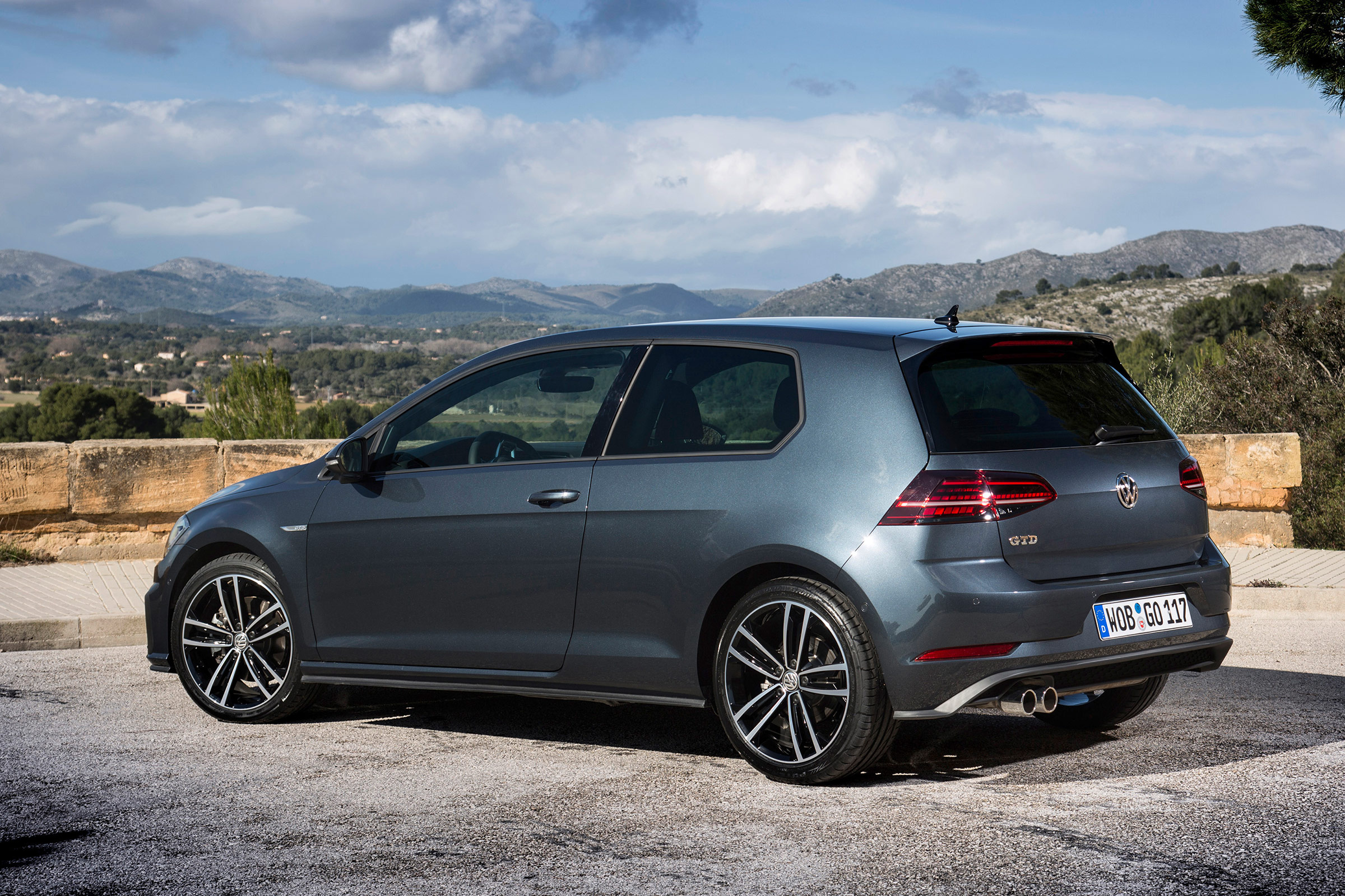 Volkswagen Golf GTD 2017 facelift - rear quarter