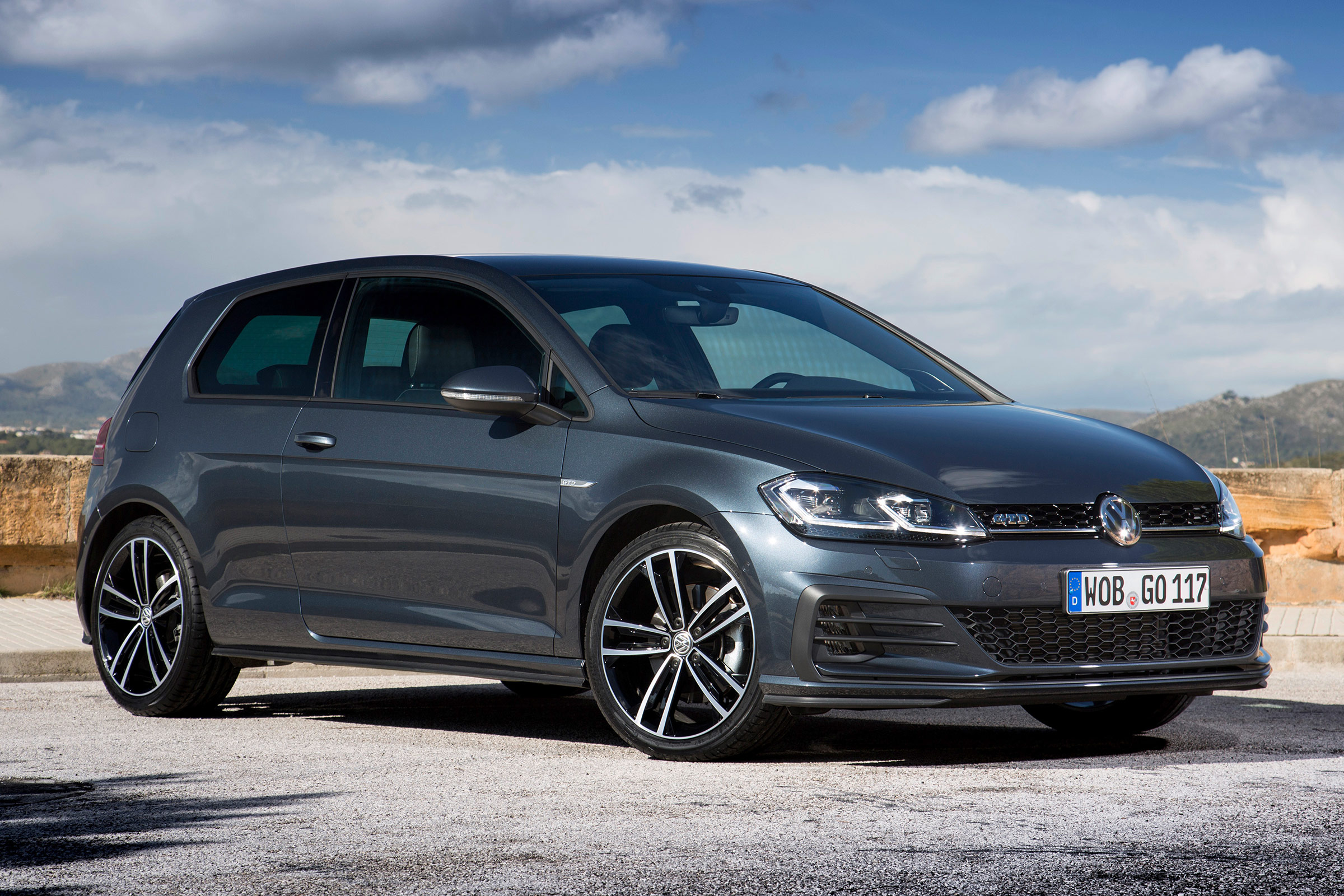 Volkswagen Golf GTD 2017 facelift - front quarter
