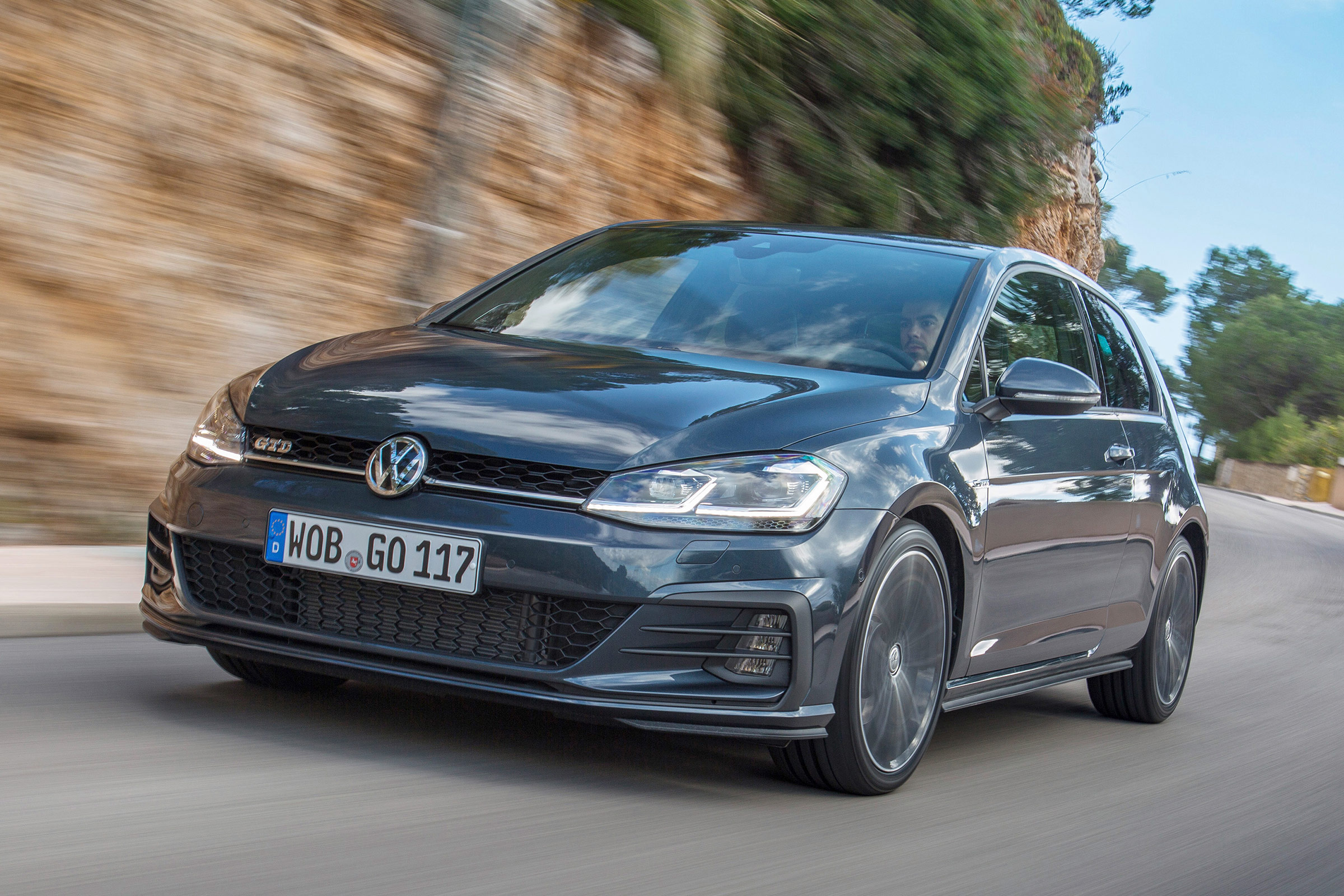 Volkswagen Golf GTD 2017 facelift - front tracking 2