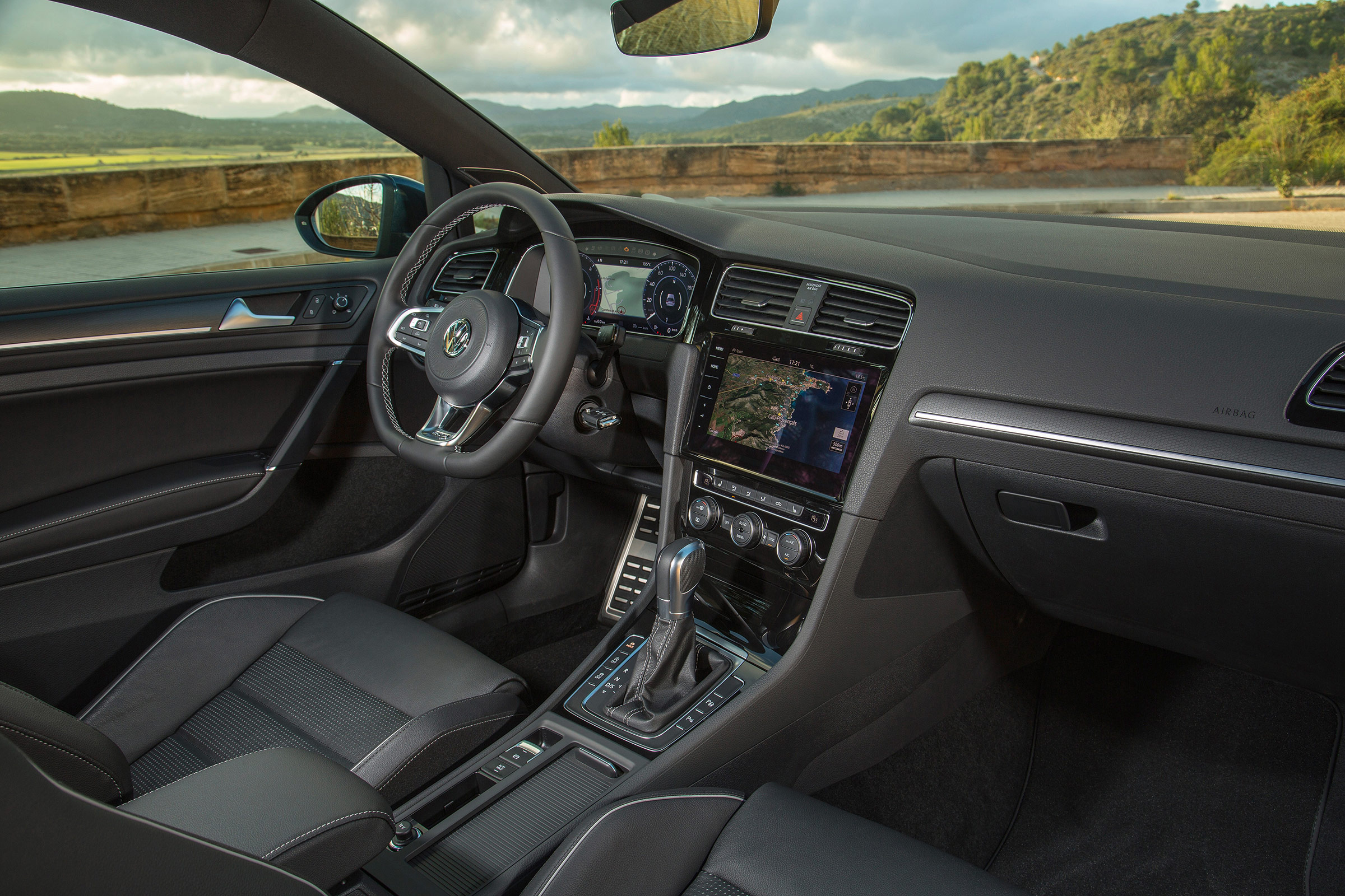 Volkswagen Golf GTD 2017 facelift - interior