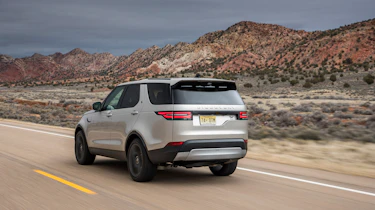 Land Rover Discovery 2017 rear tracking