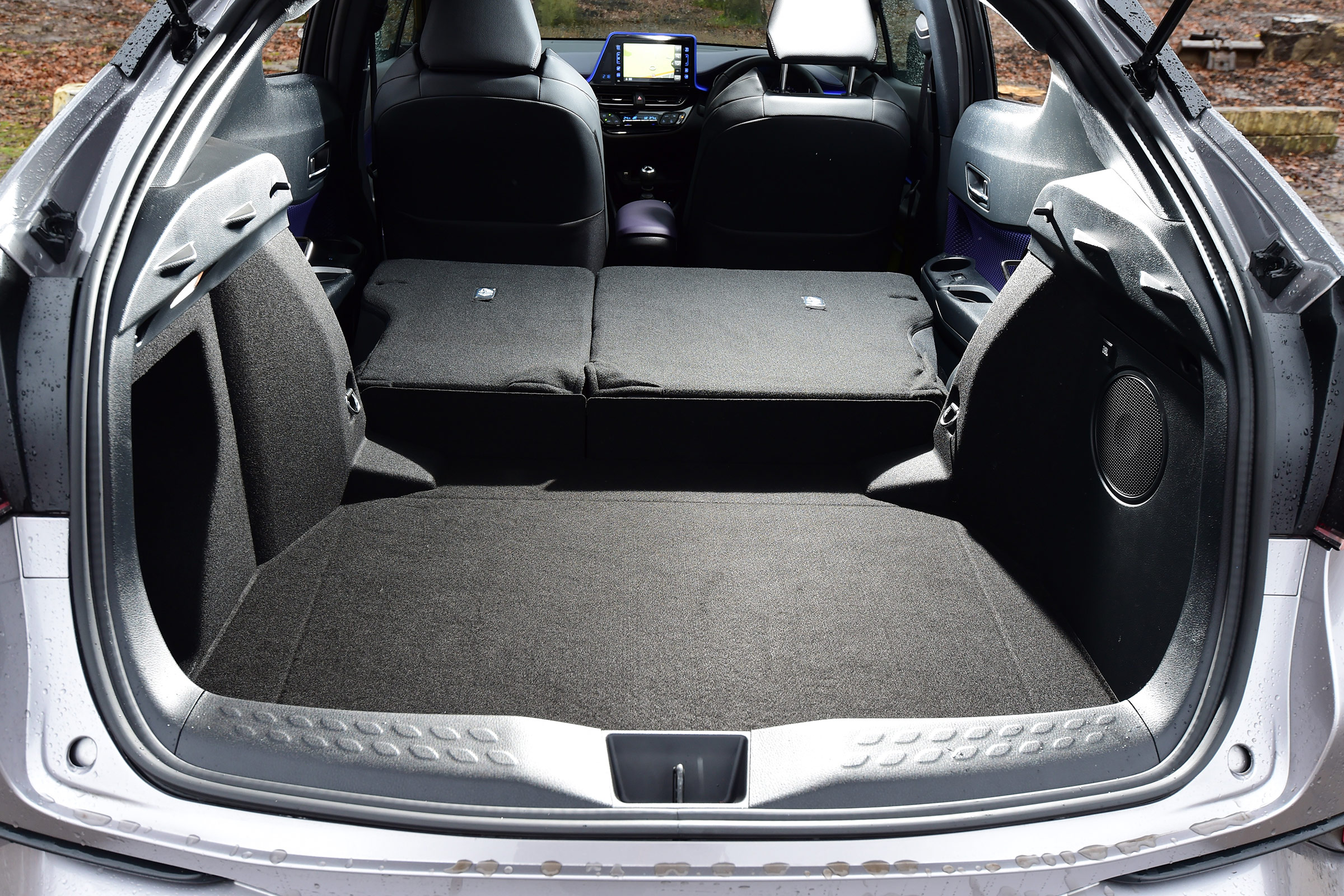 Toyota C-HT 1.2 Icon 2017 - boot seats down