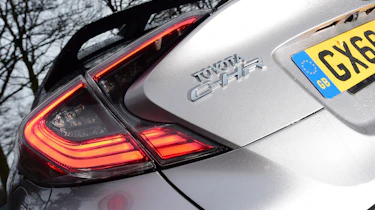 Toyota C-HT 1.2 Icon 2017 - rear light