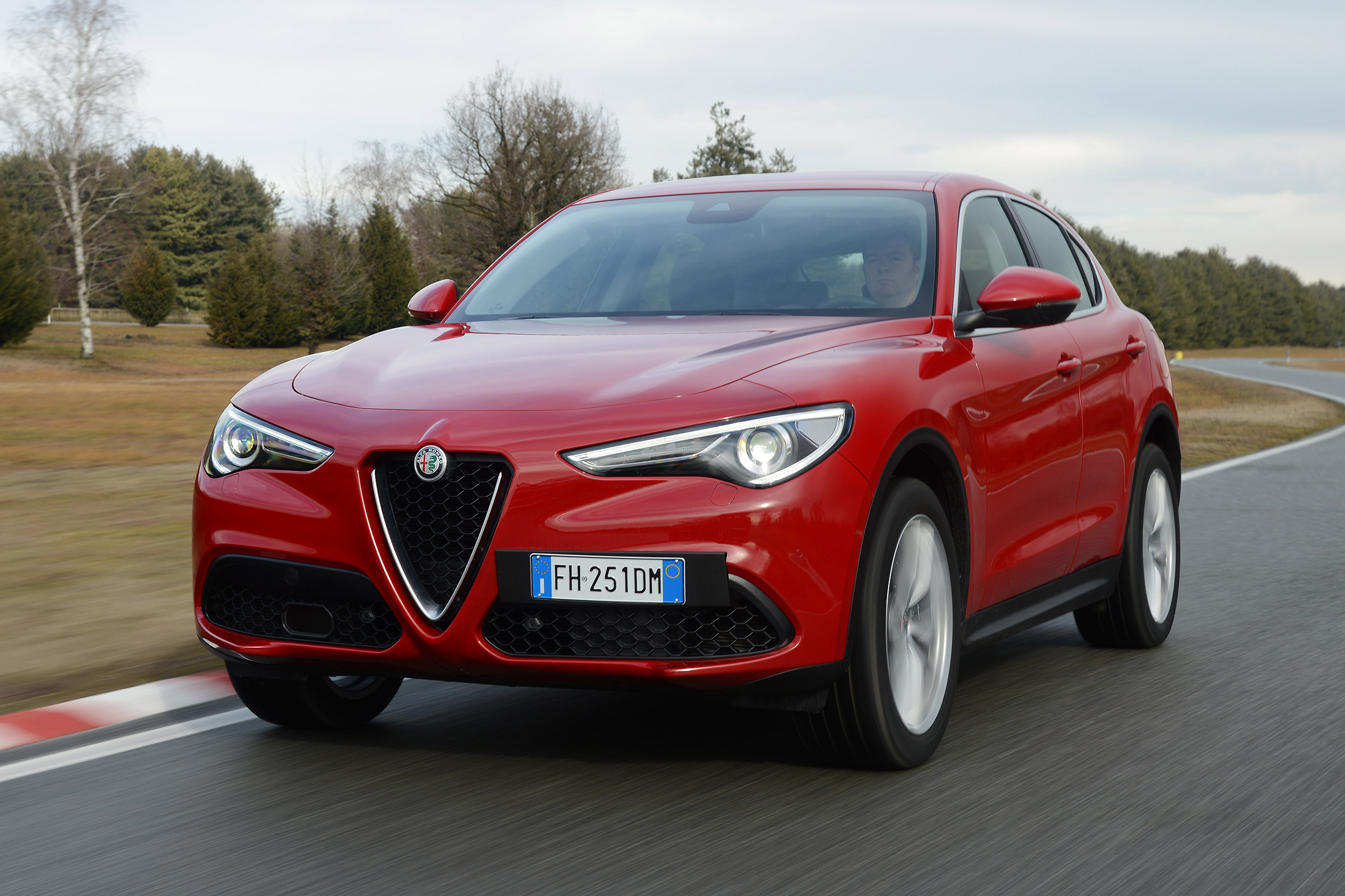 Alfa Romeo Stelvio - front