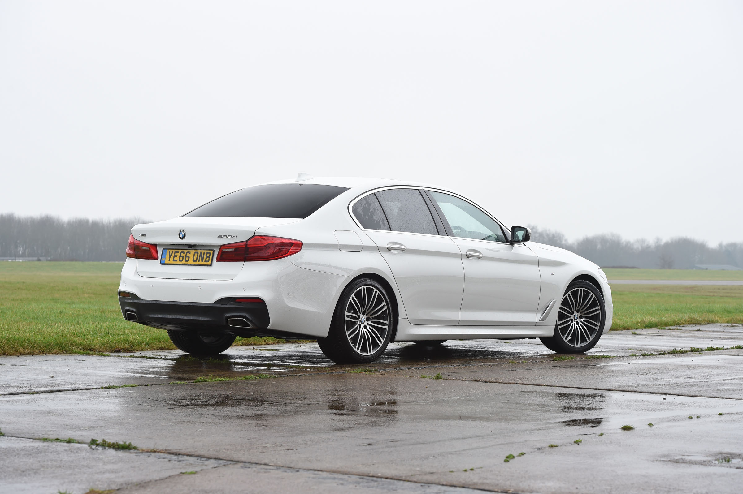 BMW 5 Series 520d xDrive 2017 - rear quarter