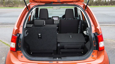 Suzuki Ignis - boot